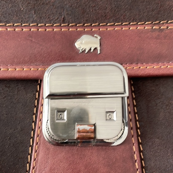 Black buffalo genuine leather unisex shoulder bag - Picture 2 of 9